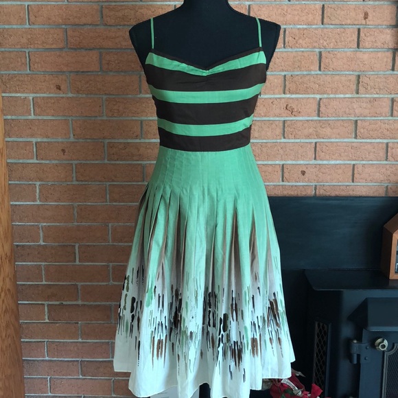 BCBGMaxAzria Dresses & Skirts - 💚BCBGMAXAZARIA💚COLOR BLOCK PLEATED DRESS💚